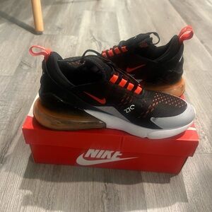 Nike Air Max 270 sneakers Black/Bright Crimson-Hyper Crimson
